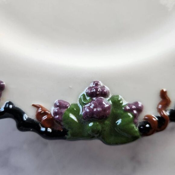 Huting Oinca plate handmade grape cluster vine trim serving dish - Picture 2 of 7